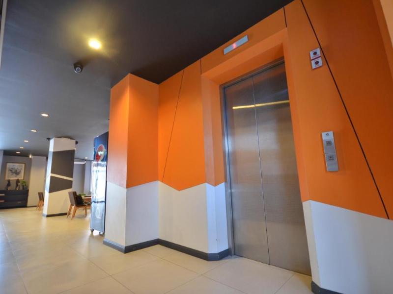 H2 Hotel - Lobi