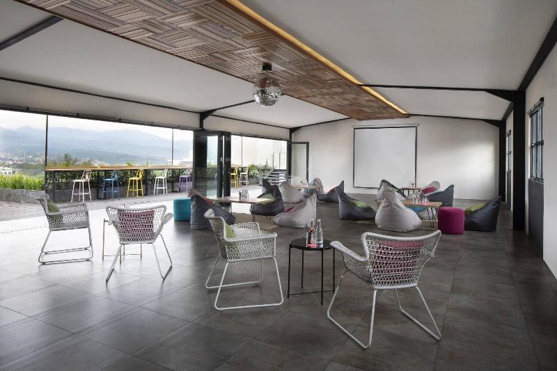 MOXY Bandung - Toplantı