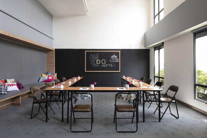 MOXY Bandung - Toplantı