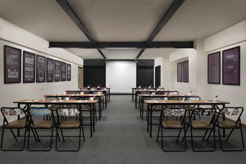 MOXY Bandung - Toplantı