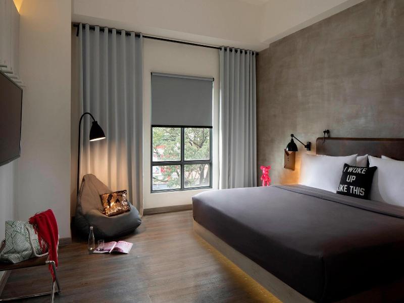 MOXY Bandung - Oda