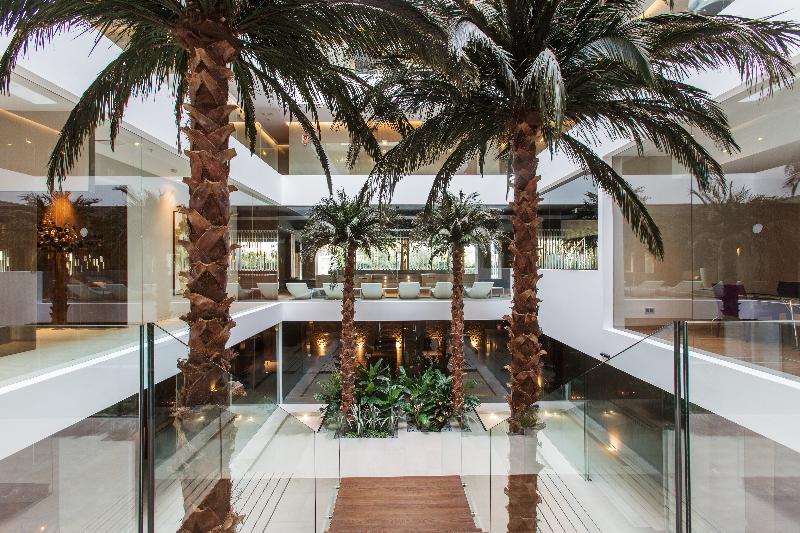 The Oasis by Don Carlos Resort - Lobi