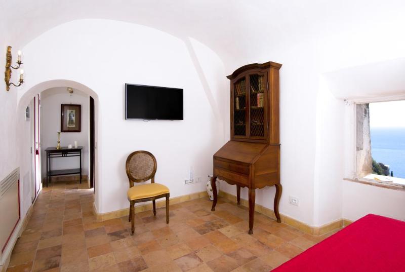 Badia Santa Maria De Olearia - Oda