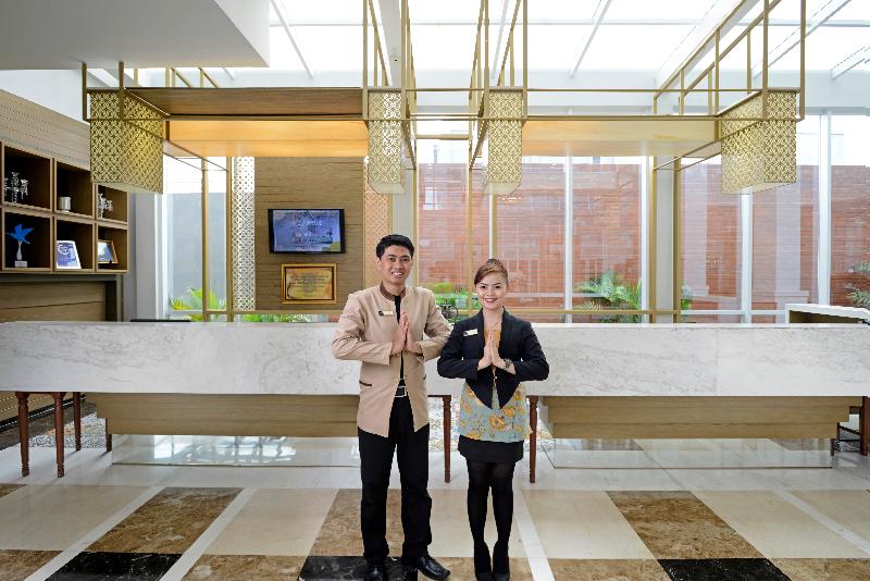 La Lisa Hotel Surabaya - Lobi