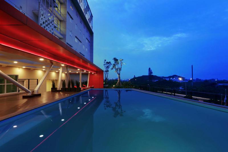 Grand Cordela Hotel Bandung - Havuz