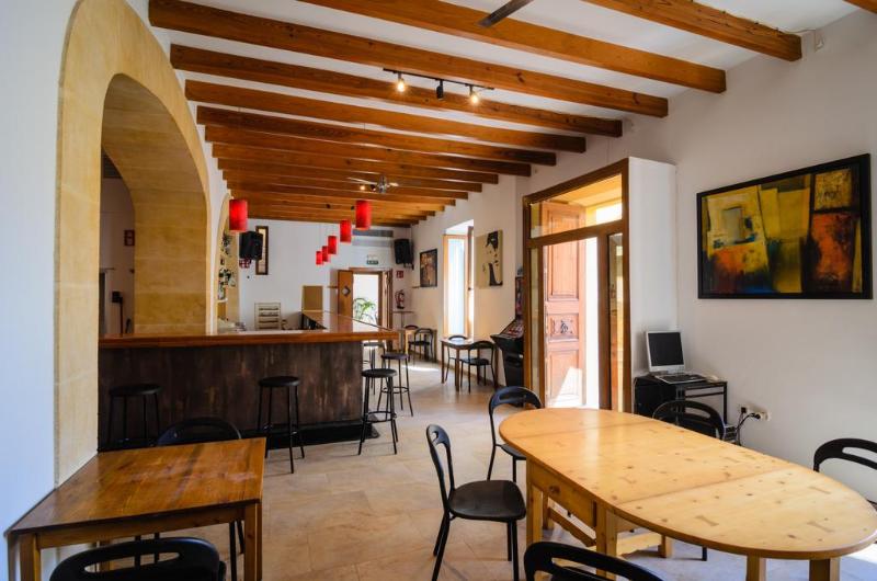 Embat Hostel - Bar