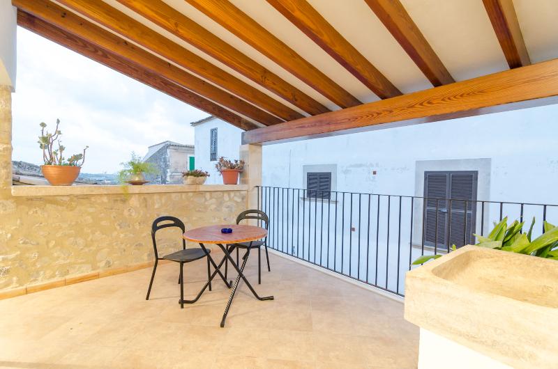 Embat Hostel - Teras