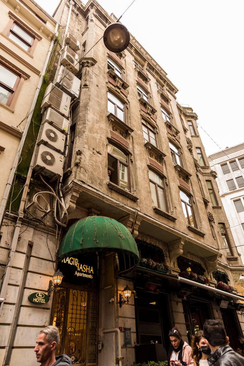 Ragip Pasha Apartments - Genel