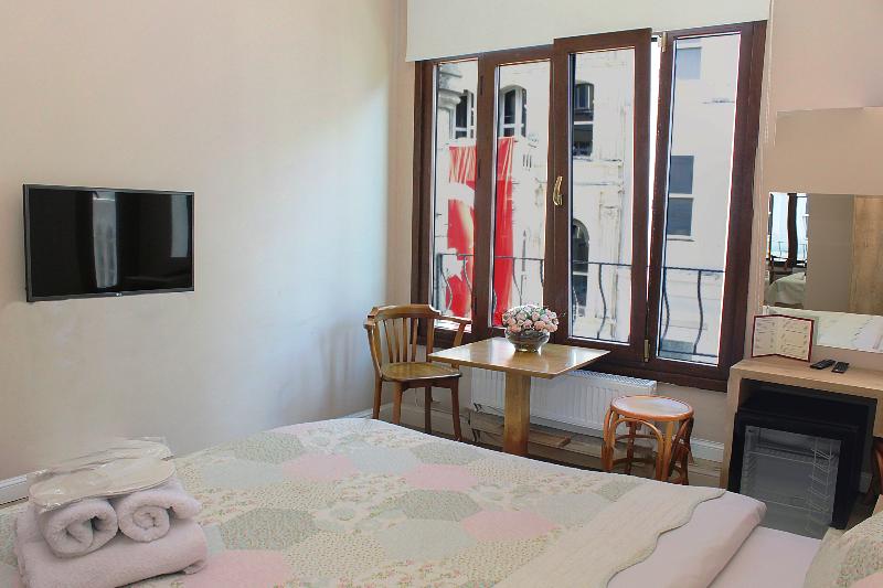 Ragip Pasha Apartments - Oda