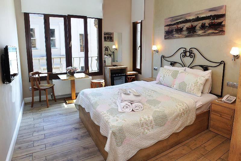 Ragip Pasha Apartments - Oda