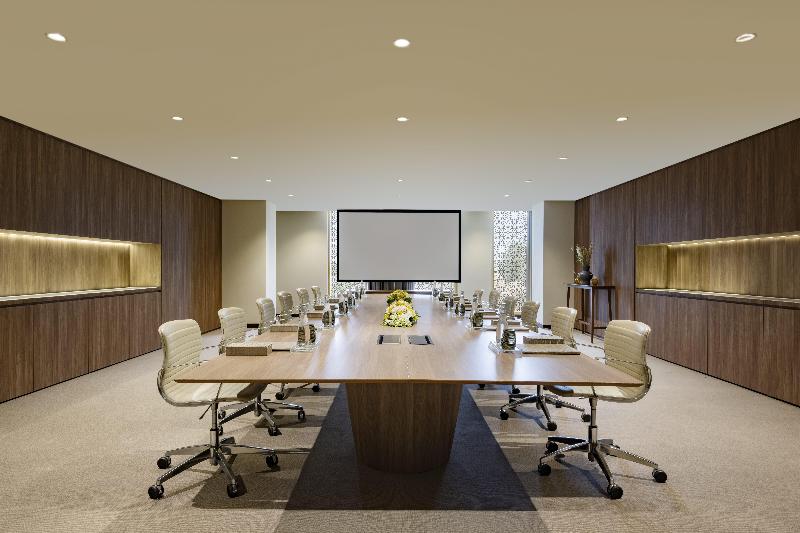 voco® Doha West Bay Suites - Toplantı