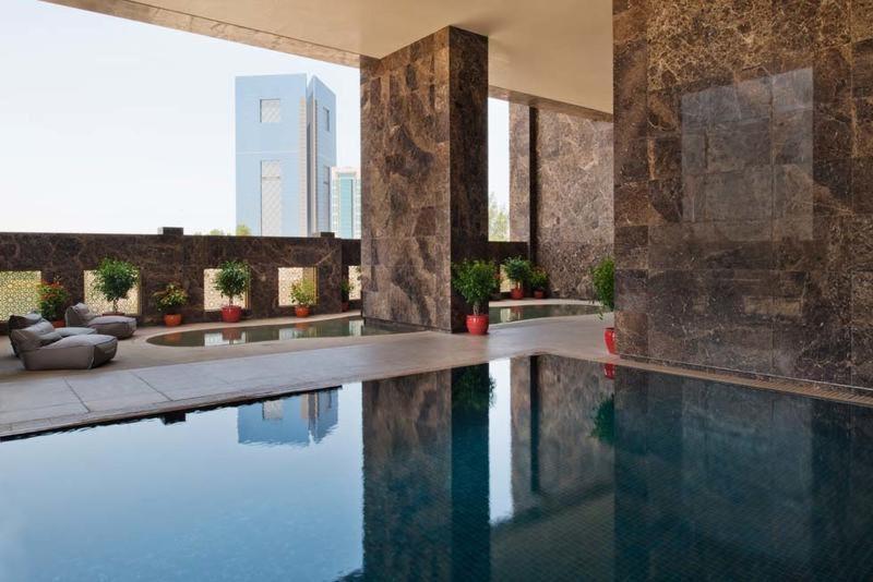voco® Doha West Bay Suites - Havuz