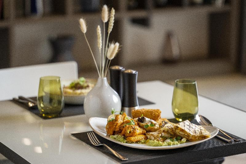 voco® Doha West Bay Suites - Restoran