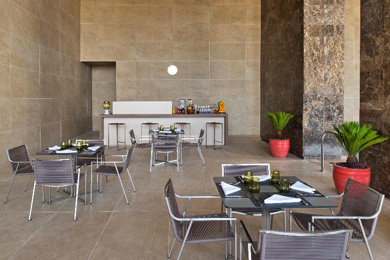 voco® Doha West Bay Suites - Restoran