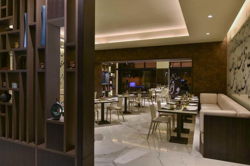 voco® Doha West Bay Suites - Restoran