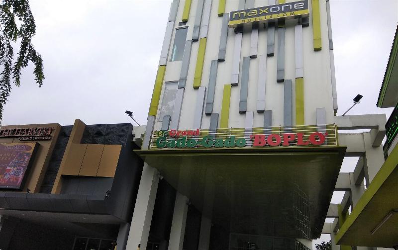 MaxOneHotels.com @ Kramat - Genel