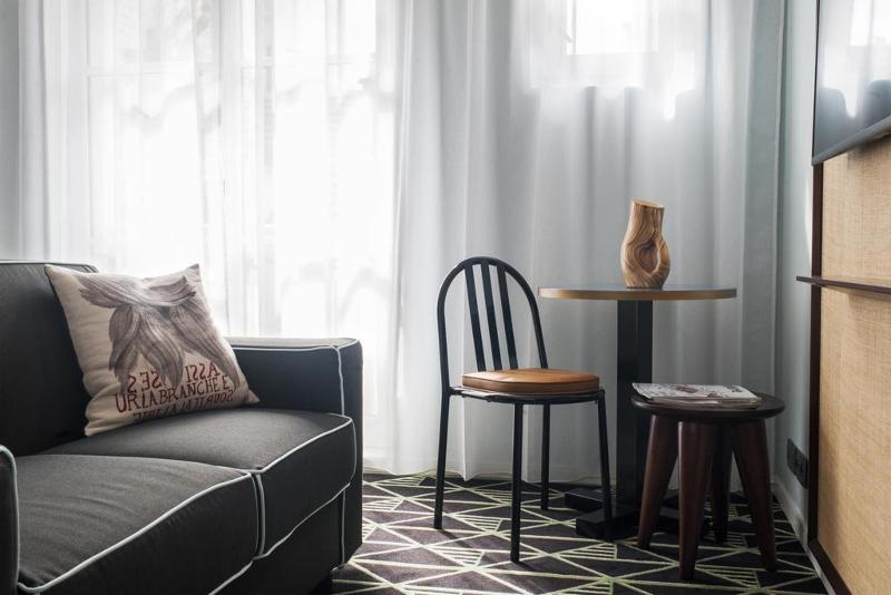 Eiffel Blomet Hotel - Oda