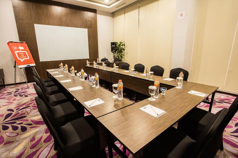 Bigland Hotel & Convention Sentul - Toplantı