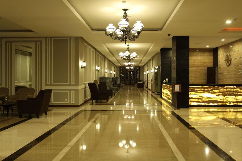 Royal Hotel Bogor - Lobi