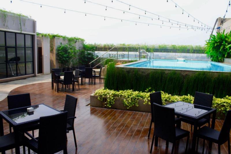 Hotel Santika Mega City Bekasi - Havuz