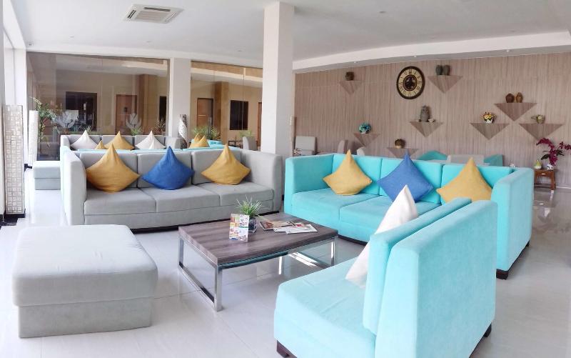 Golden Tulip Essential Belitung - Lobi