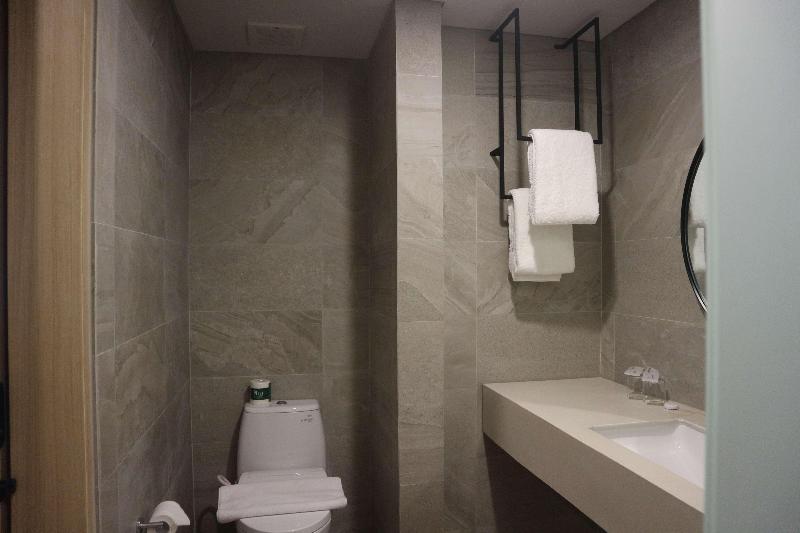 Golden Tulip Essential Belitung - Oda