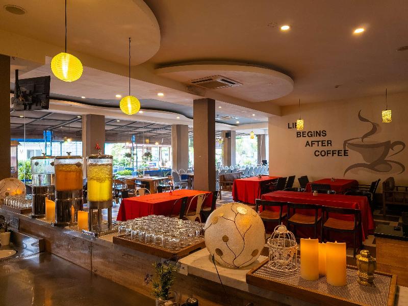 Golden Tulip Essential Belitung - Restoran