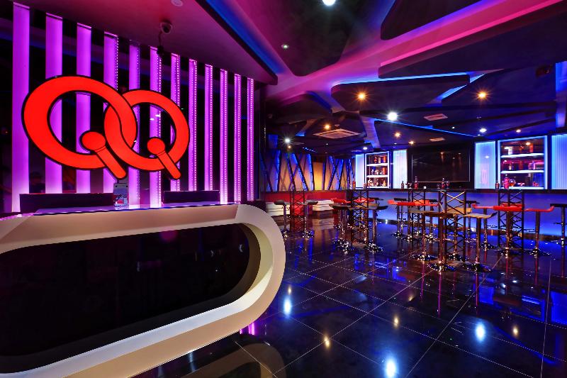 Hotel Neo+ Balikpapan - Bar