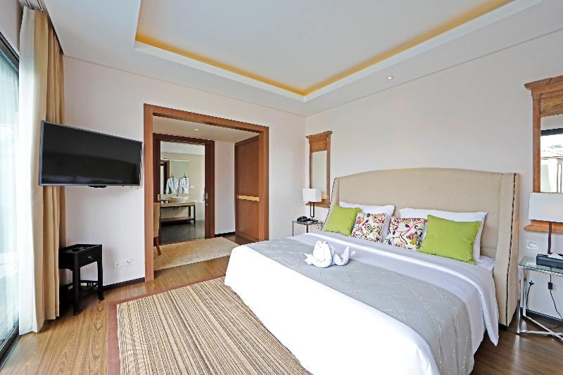 Pantai Indah Lagoi Bintan - Oda