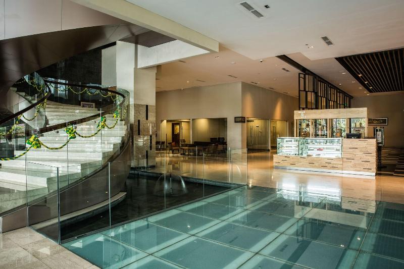 The Luxton Cirebon - Lobi