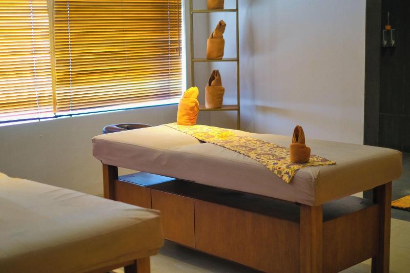 The Luxton Cirebon - Aktivite