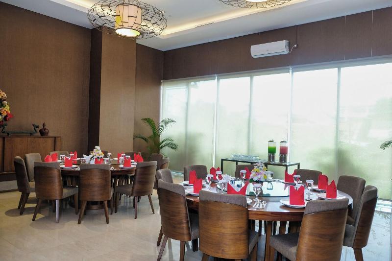 The Luxton Cirebon - Restoran