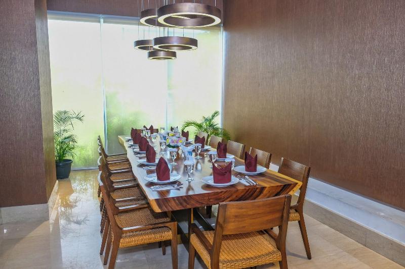 The Luxton Cirebon - Restoran