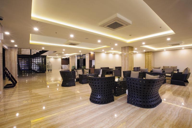 The Verse Hotel Cirebon - Lobi