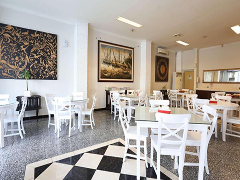 F Hotel Jakarta - Restoran