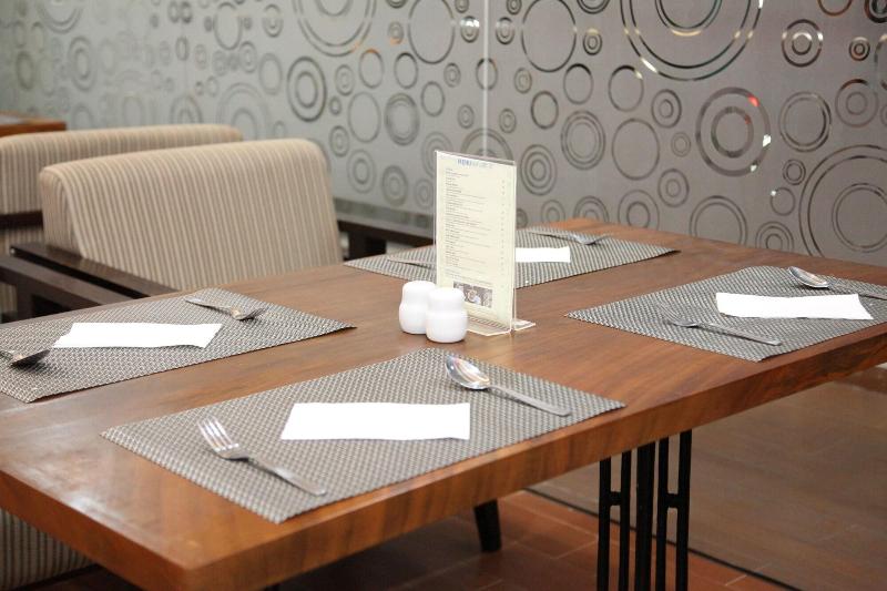 Hotel 88 Tendean - Restoran