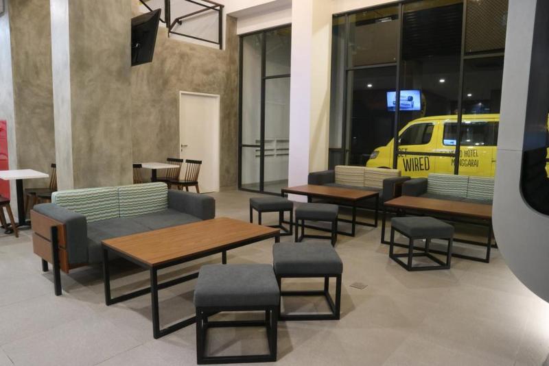 Yello Hotel Manggarai - Lobi