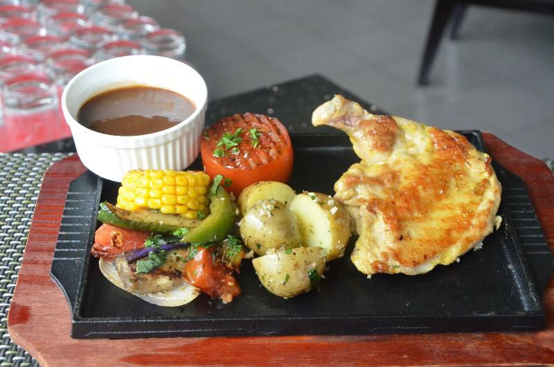 The Royale Krakatau Hotel - Restoran