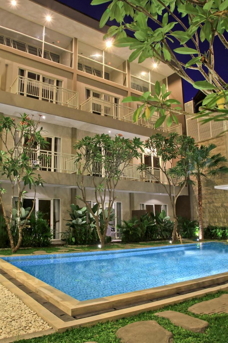 Cozy Stay Hotel Simpang Enam - Havuz