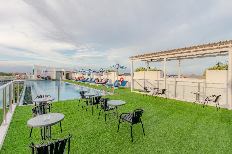 Holiday Inn Express Baruna Bali - Bar