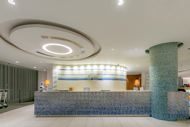 Holiday Inn Express Baruna Bali - Lobi