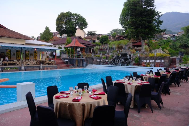 Inna Tretes Hotel & Resort - Havuz