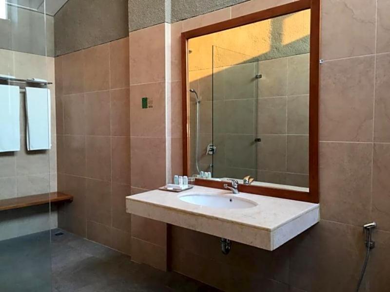 Luwansa Beach Resort - Genel
