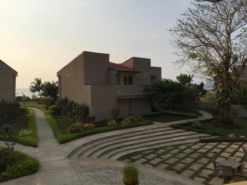 Luwansa Beach Resort - Genel