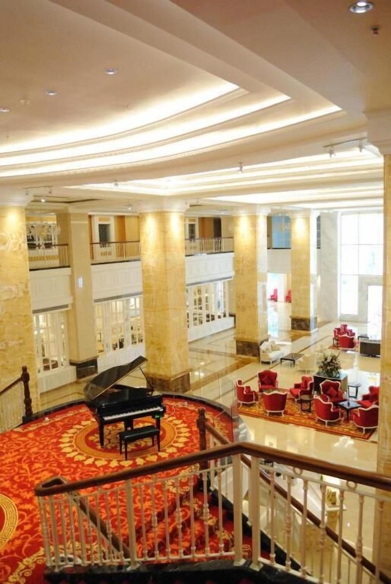 Adimulia Hotel Medan - Lobi