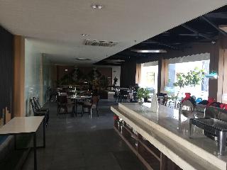 Front One Akshaya Hotel Karawang fotoÄŸrafÄ±