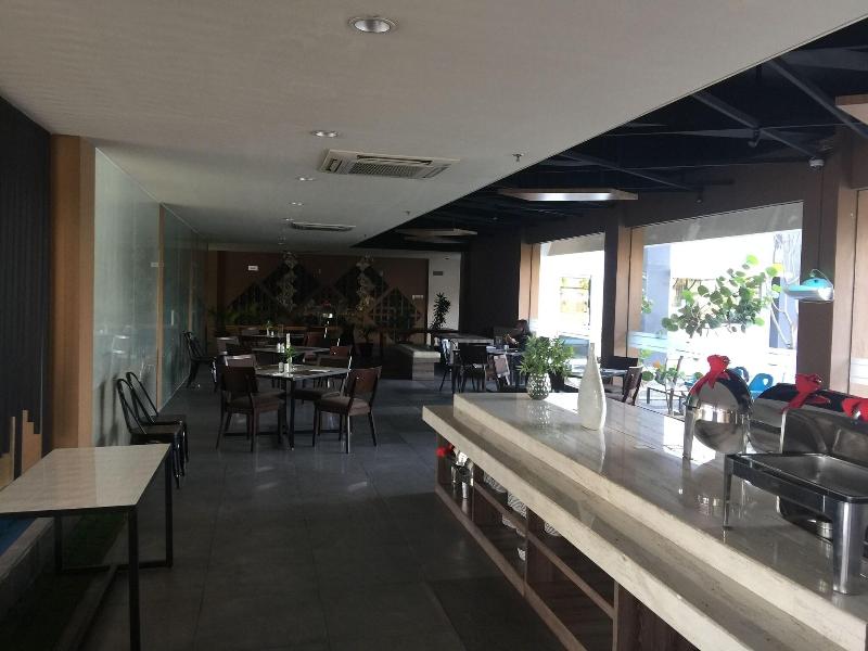 Front One Akshaya Hotel Karawang - Restoran