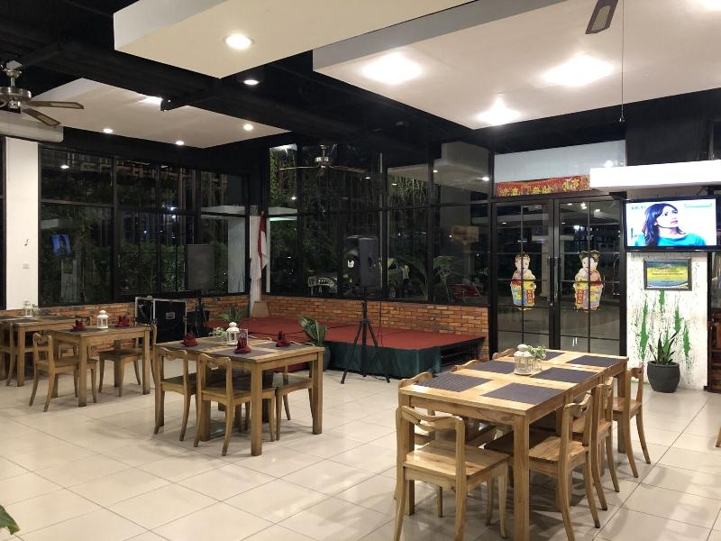Burza Lubuk Linggau - Restoran