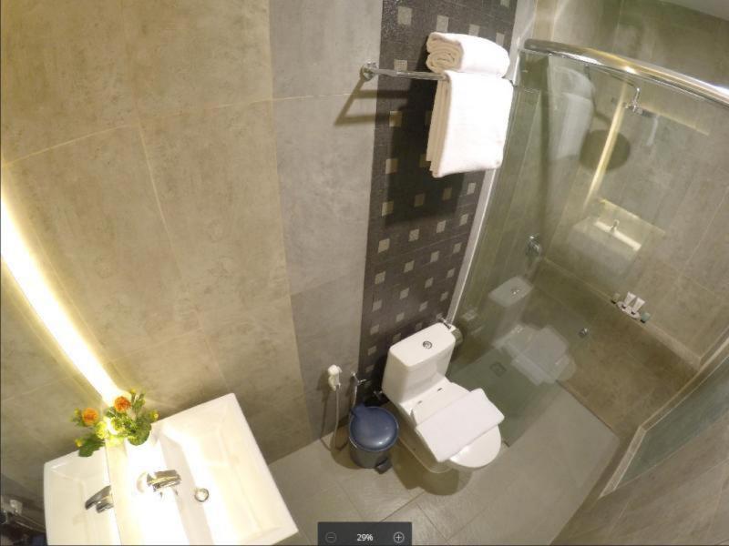 Biz Boulevard Hotel Manado - Oda