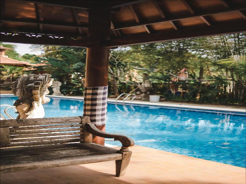 Ubud Hotel & Cottages Malang - Havuz